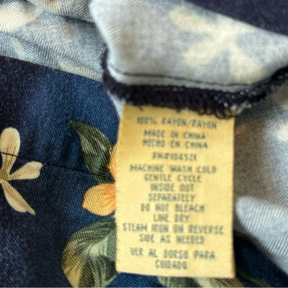 La Cabana Blue Floral Collared Button Down Short Sleeve Blouse Top Shirt Size S - Picture 7 of 7